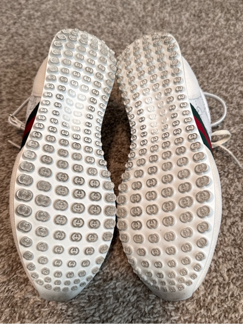 Authentic Gucci Cream Sneakers with Signature Green & Red Web small red spots - Picture 6 of 11